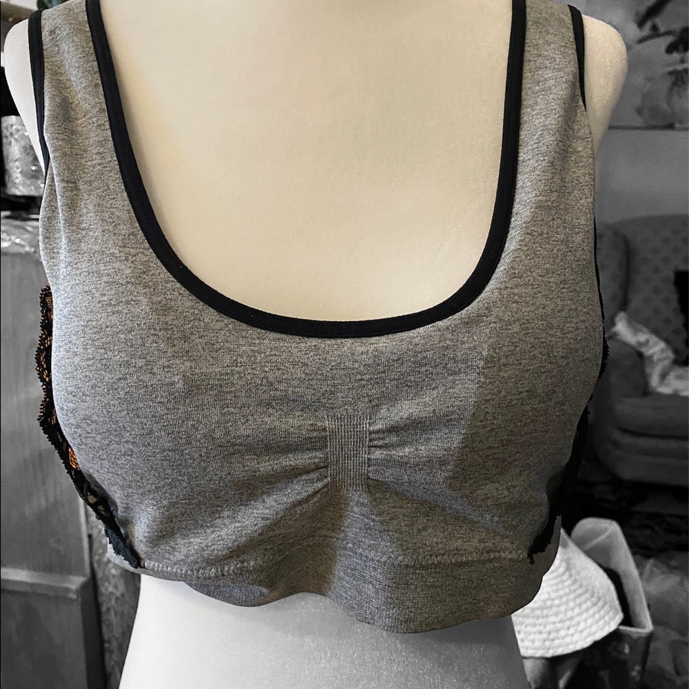 Workout bra with pads
